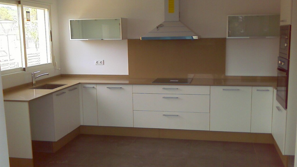 reforma de cocina de vivienda unifamiliar en valencia